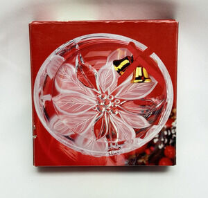 Savoir Vivre Crystal Candy Dish Frosted Raised Poinsettia Glass Christmas NIB